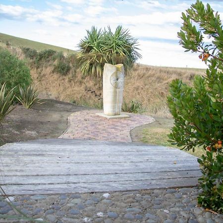 Old Bones Lodge Oamaru Bagian luar foto